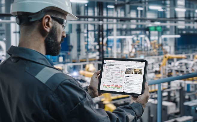 Lumina+ IoT predictive maintenance and condition monitoring dashboard